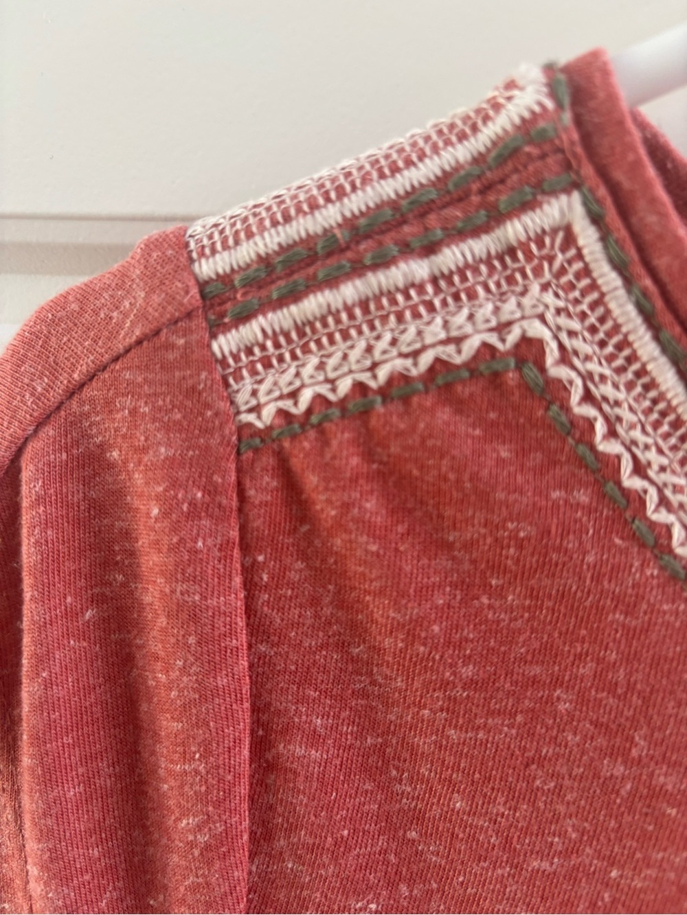 LOFT Outlet Coral Heathered Tee | Embroidered Neckline Pocket Top | M - Picture 3 of 11
